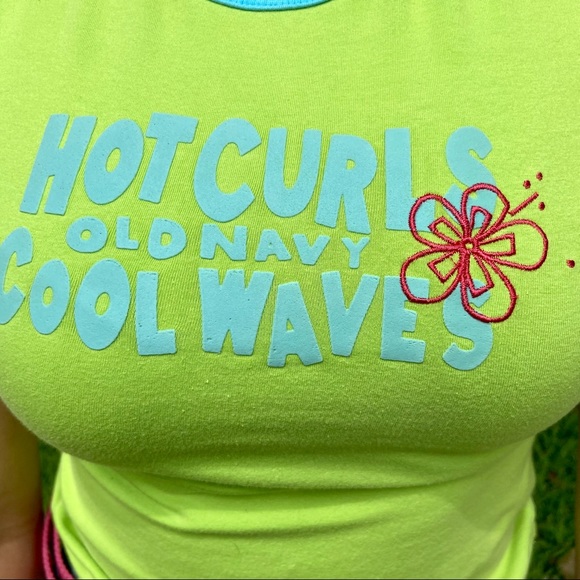 Early 2000s Old Navy Tee 🍏 - Picture 6 of 16